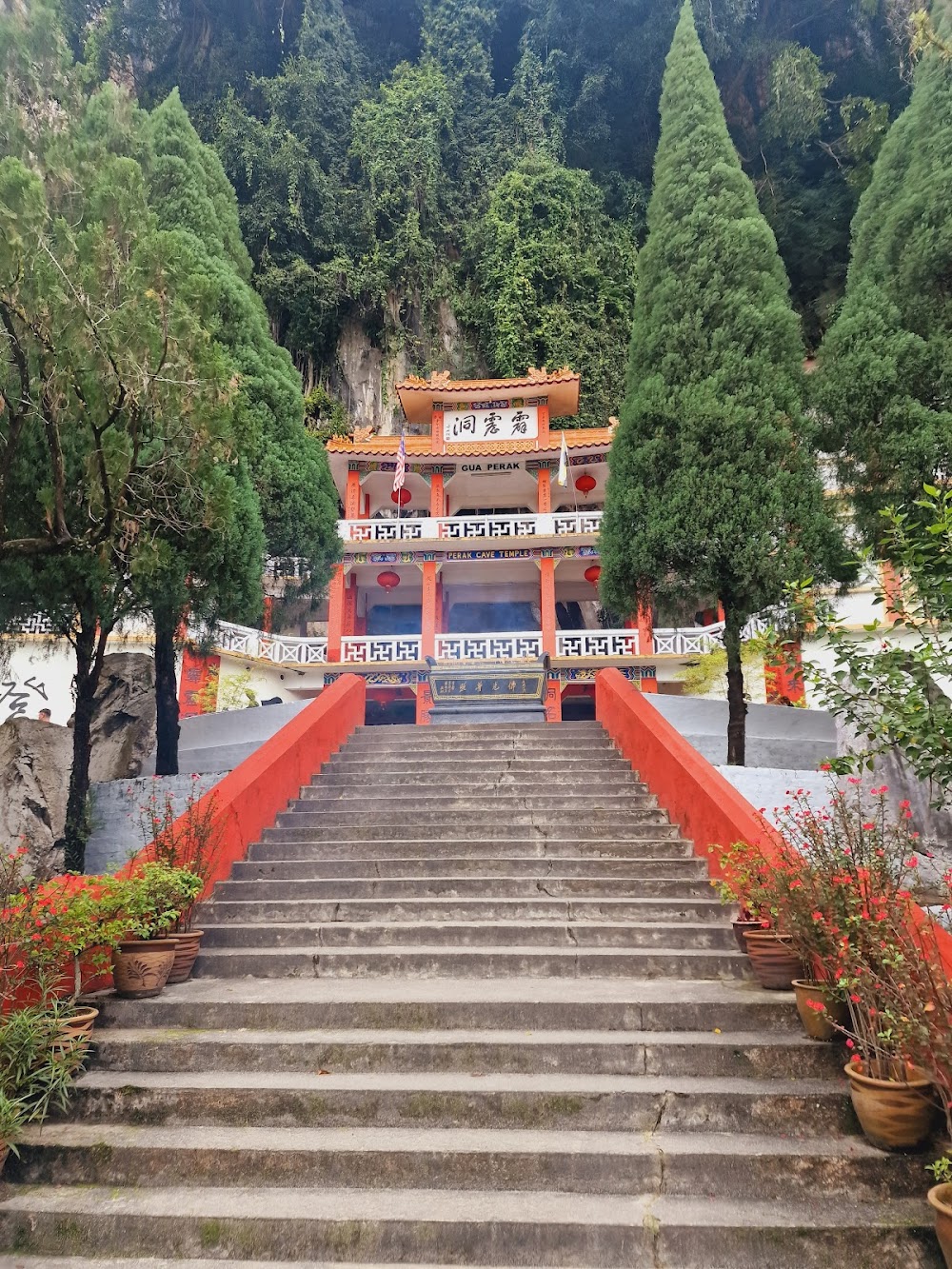 Perak Tong (Perak Cave Temple)