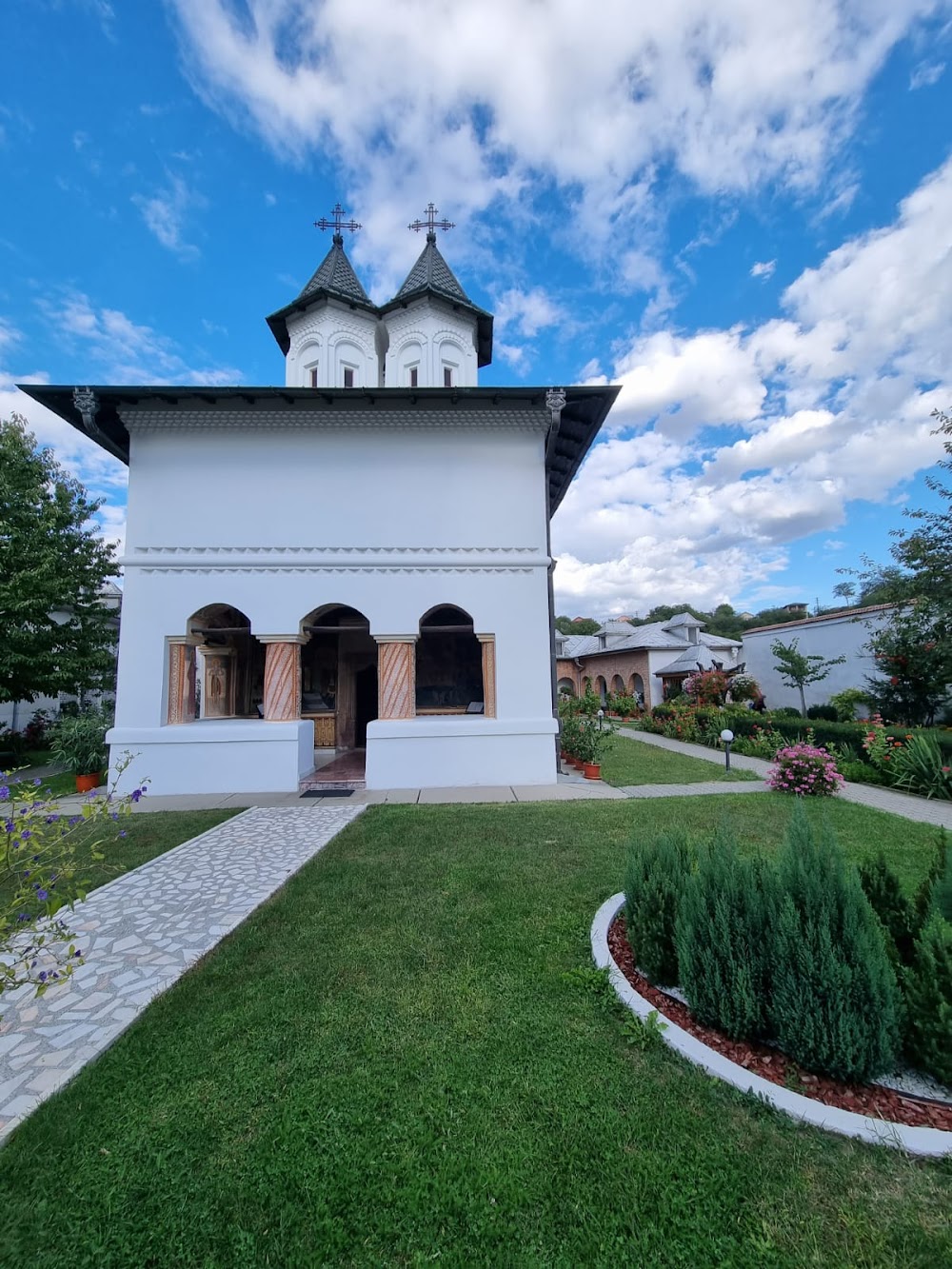 Mănăstirea Clocociov (Clocociov Monastery)