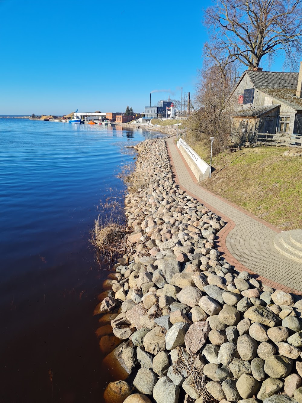 Salacas krastmalas promenāde (Salaca River Promenade)