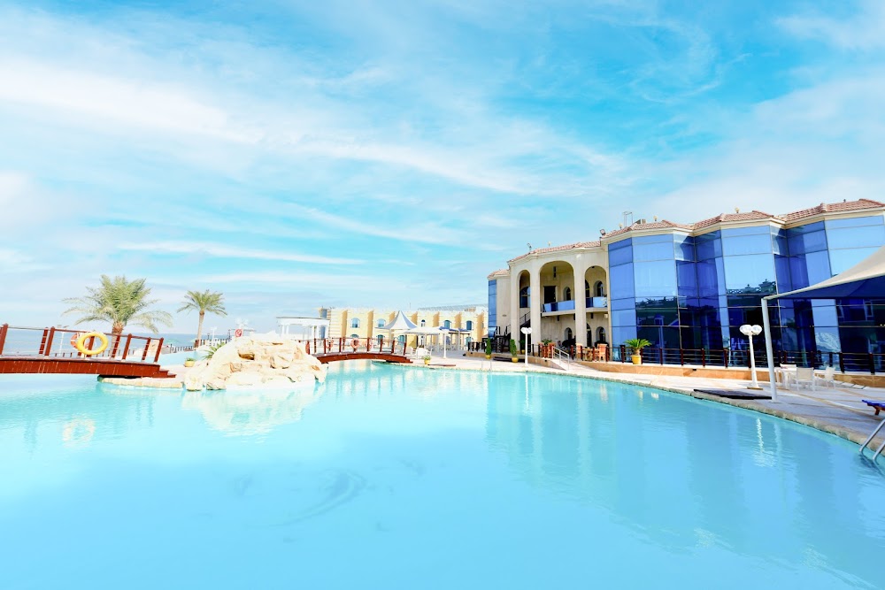 منتجع شاطئ السلطان (Al-Sultan Beach Resort)