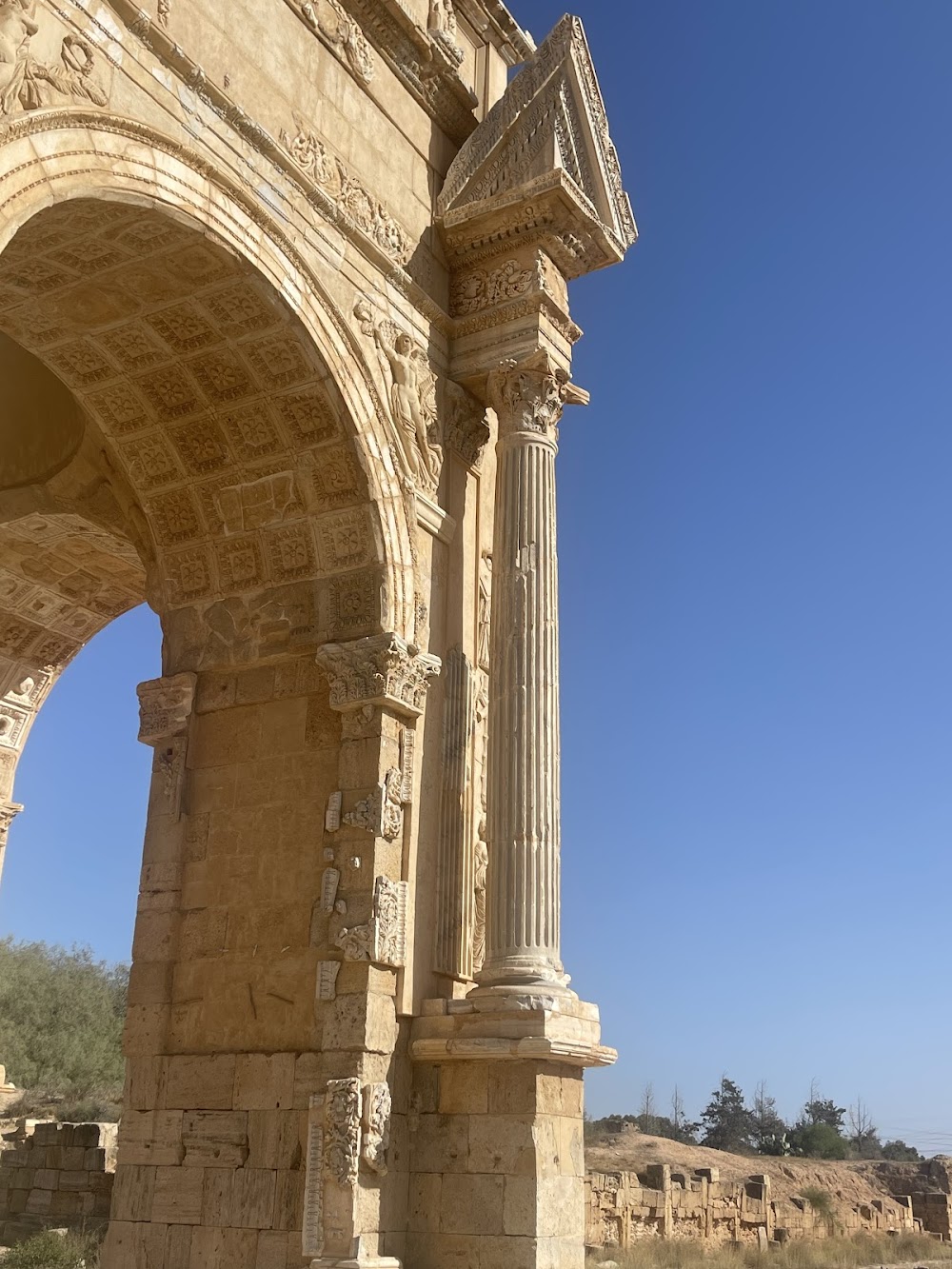 قوس سبتيموس سيفيروس (Arch of Septimius Severus)