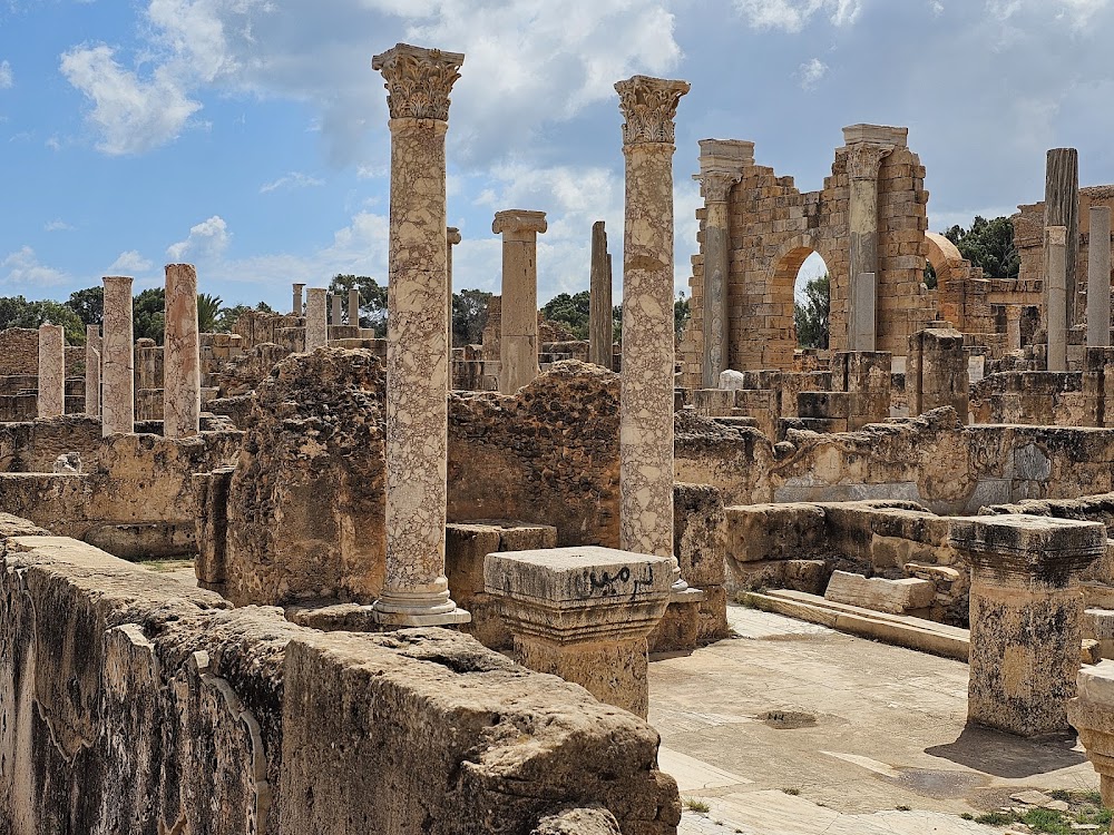 حمامات هادريان (Hadrianic Baths)