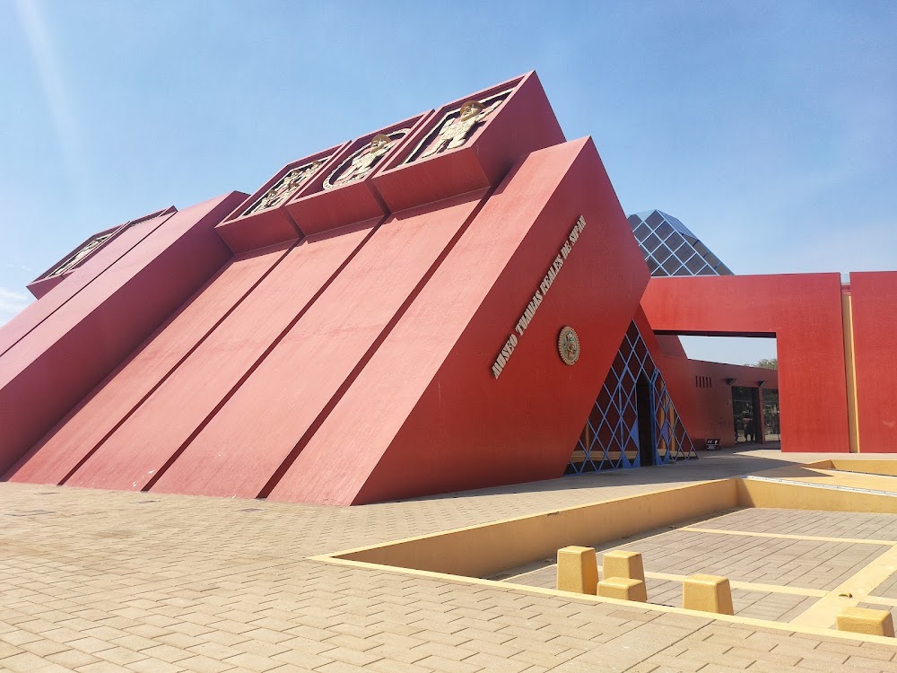 Museo Tumbas Reales de Sipán (Royal Tombs of Sipán Museum)