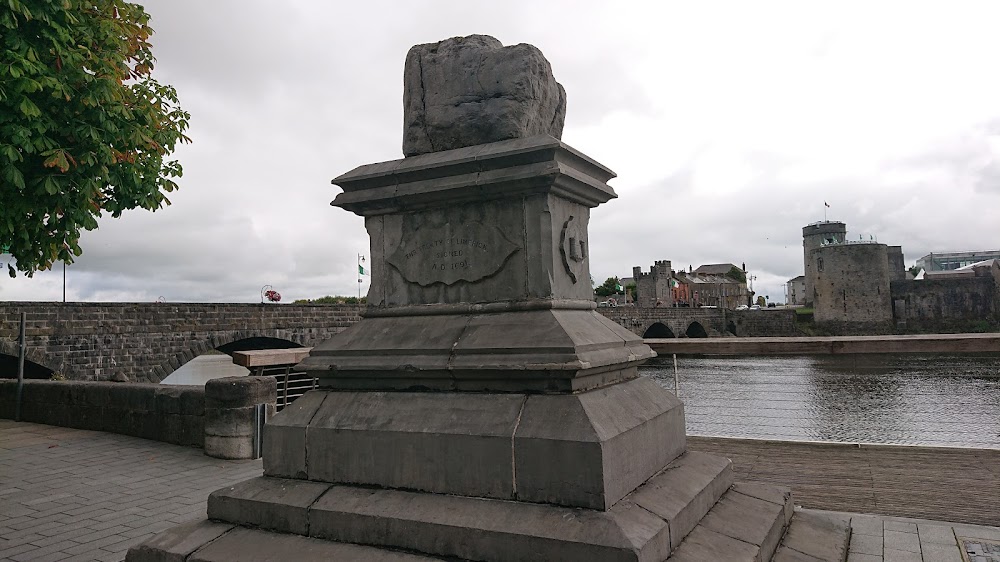 Cloch an Chonartha (The Treaty Stone)