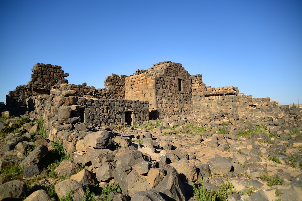 دير الكهف (Qasr Deir Al-Kahf)