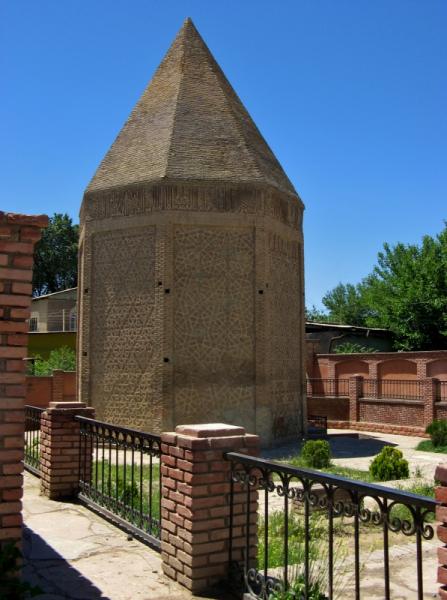 Yusif ibn Kuseyir türbəsi (Yusif Ibn Kuseyir Mausoleum)