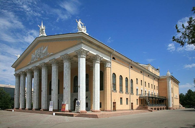 Кыргыз улуттук опера жана балет театры (Kyrgyz National Opera and Ballet Theatre)