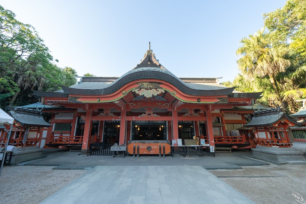 青島神社 (Aoshima Shrine)