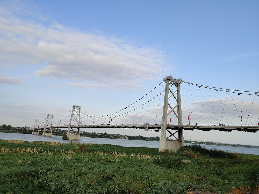 Ponte de Tete (Tete Bridge)