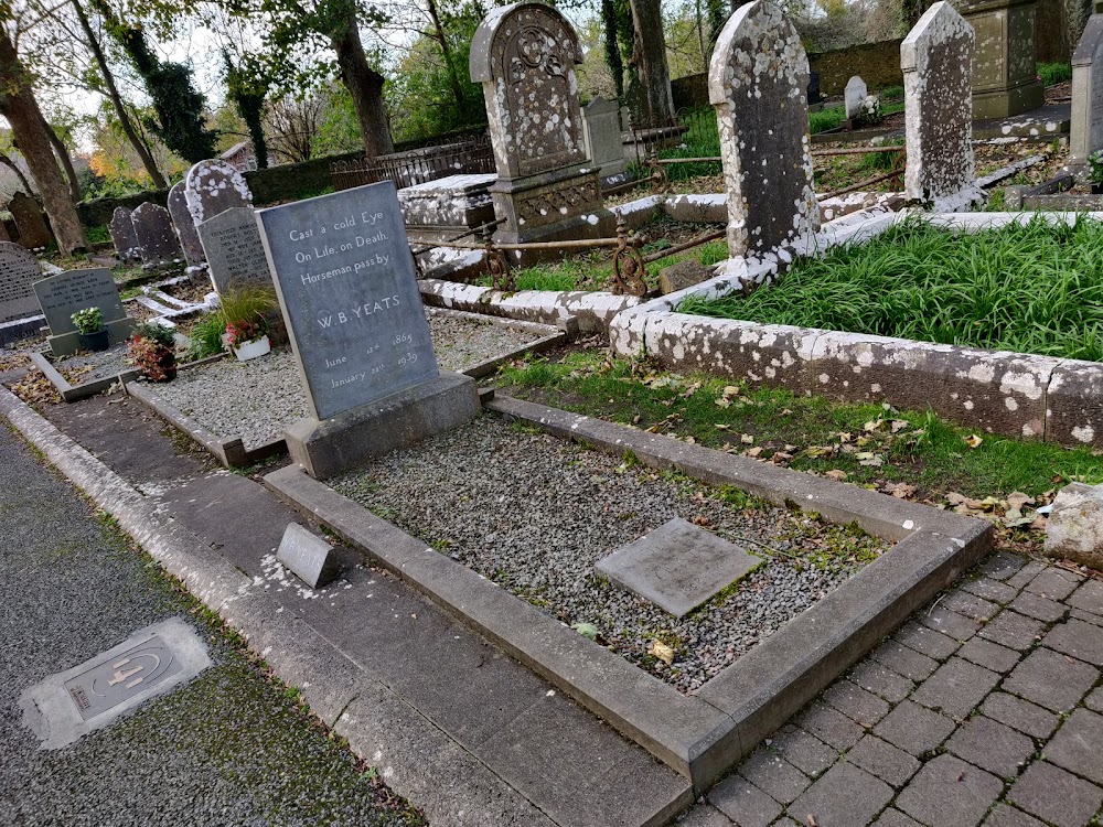 Eaglais Dhroim Chliabh (Drumcliffe Church and Cemetery)