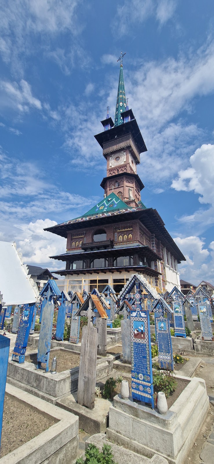 Cimitirul Vesel (Merry Cemetery)