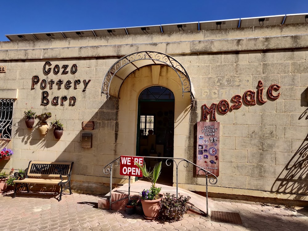 Ir-Raħal tal-Artiġjanat Ta' Dbieġi (Ta' Dbieġi Crafts Village)