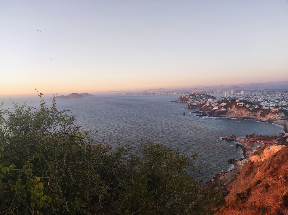 Faro de Mazatlán (Mazatlán Lighthouse)