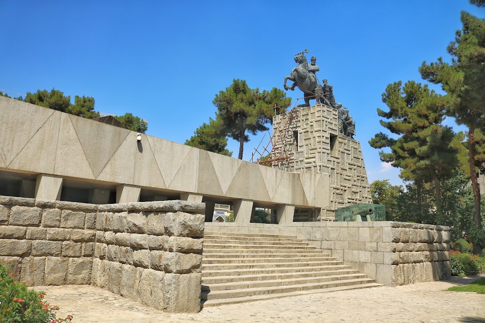 آرامگاه نادر شاه (Nader Shah Mausoleum)