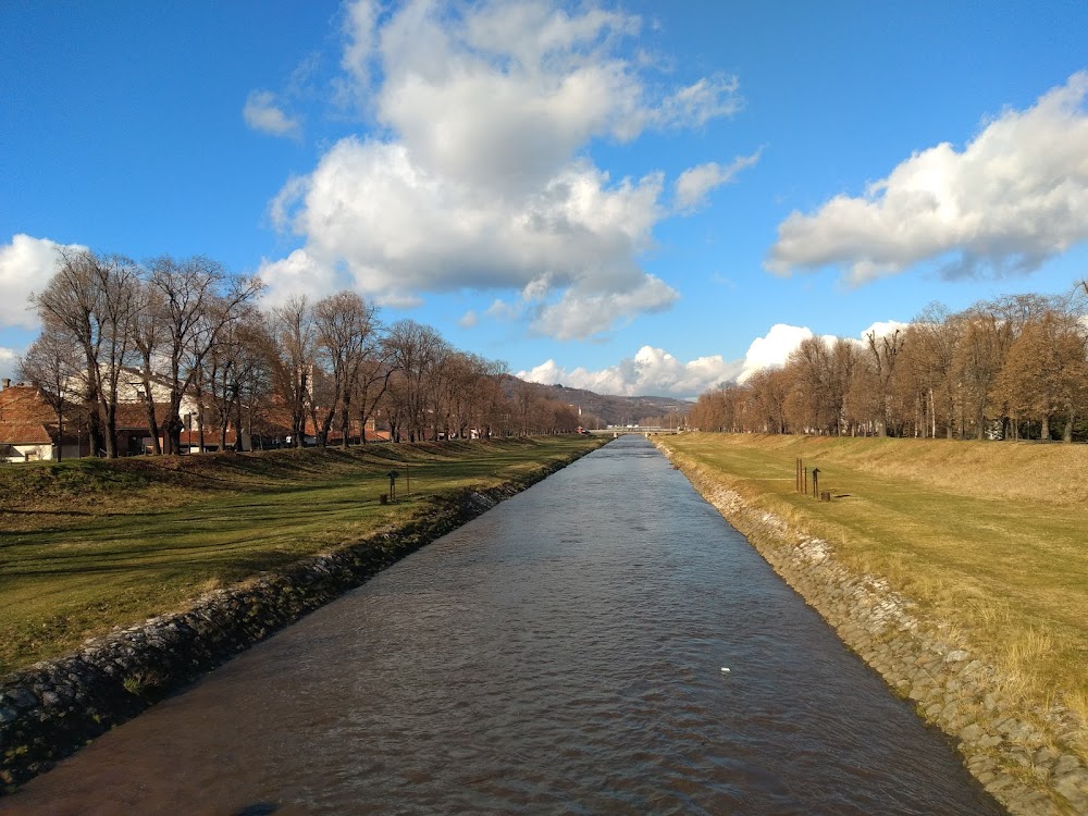 Kej na Nišavi (Nišava River Promenade)