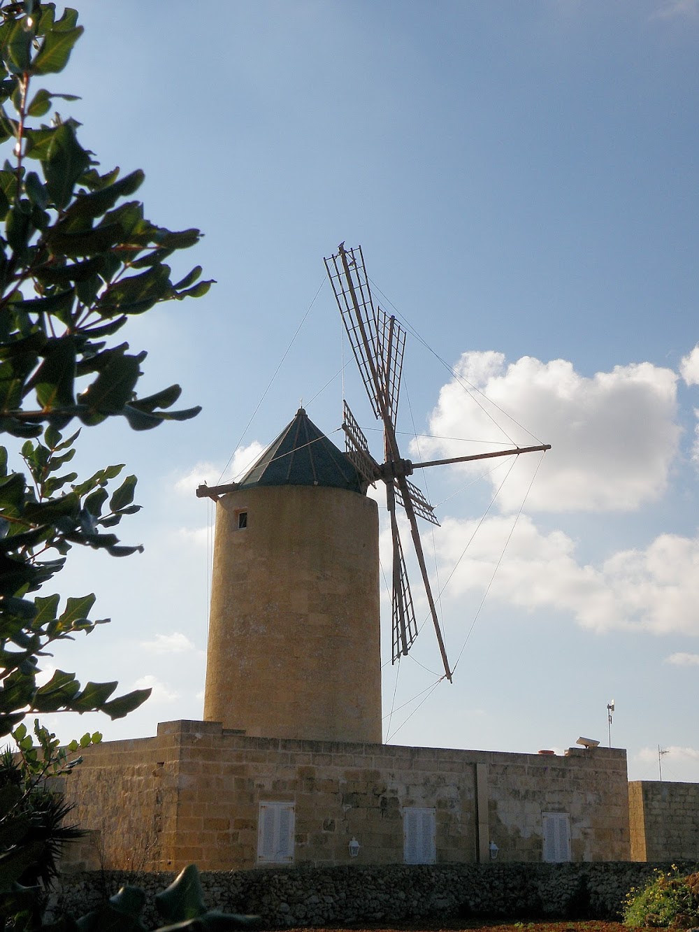 Qala Windmill (Qala Windmill)