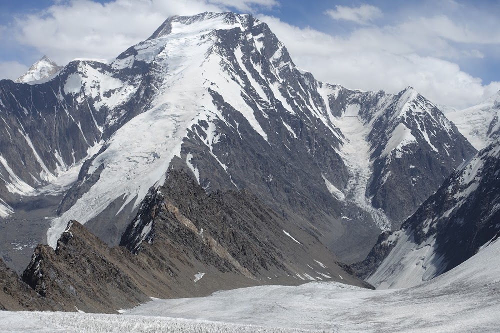 نوشاق (Noshaq Mountain)