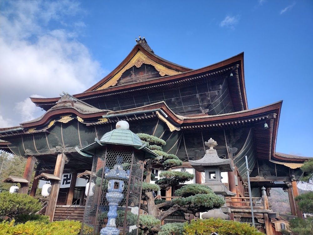 善光寺 (Zenkō-ji Temple)