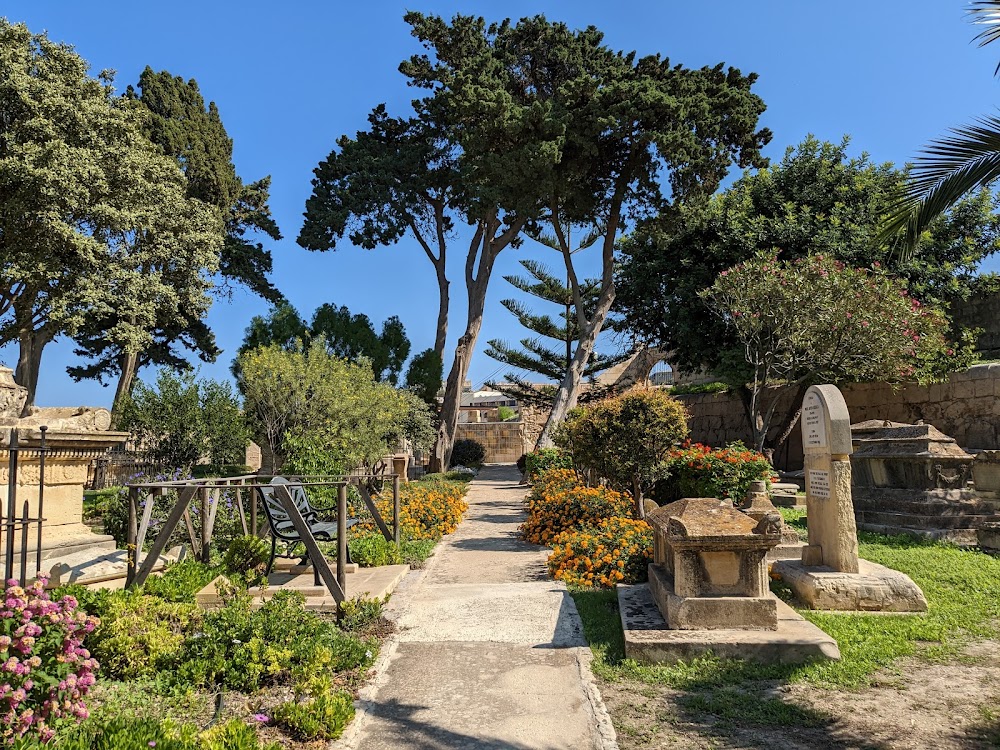 Ġnien tal-Mistrieħ tal-Bastjun tal-Imsida (Msida Bastion Garden of Rest)