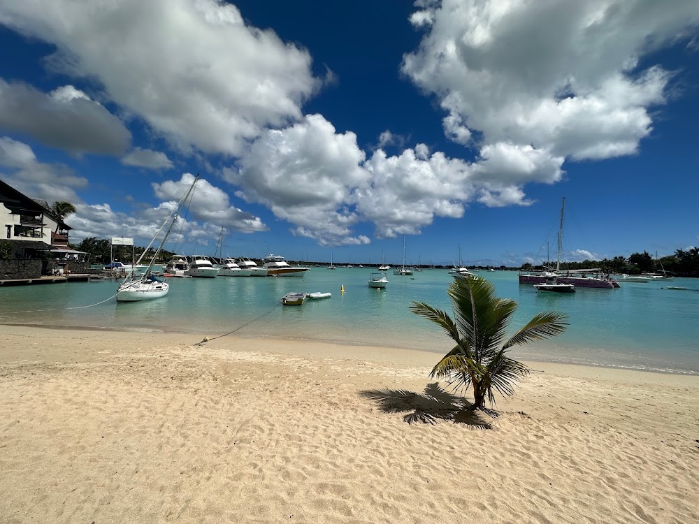 Plage Publique de Grand Baie (Grand Bay Public Beach)