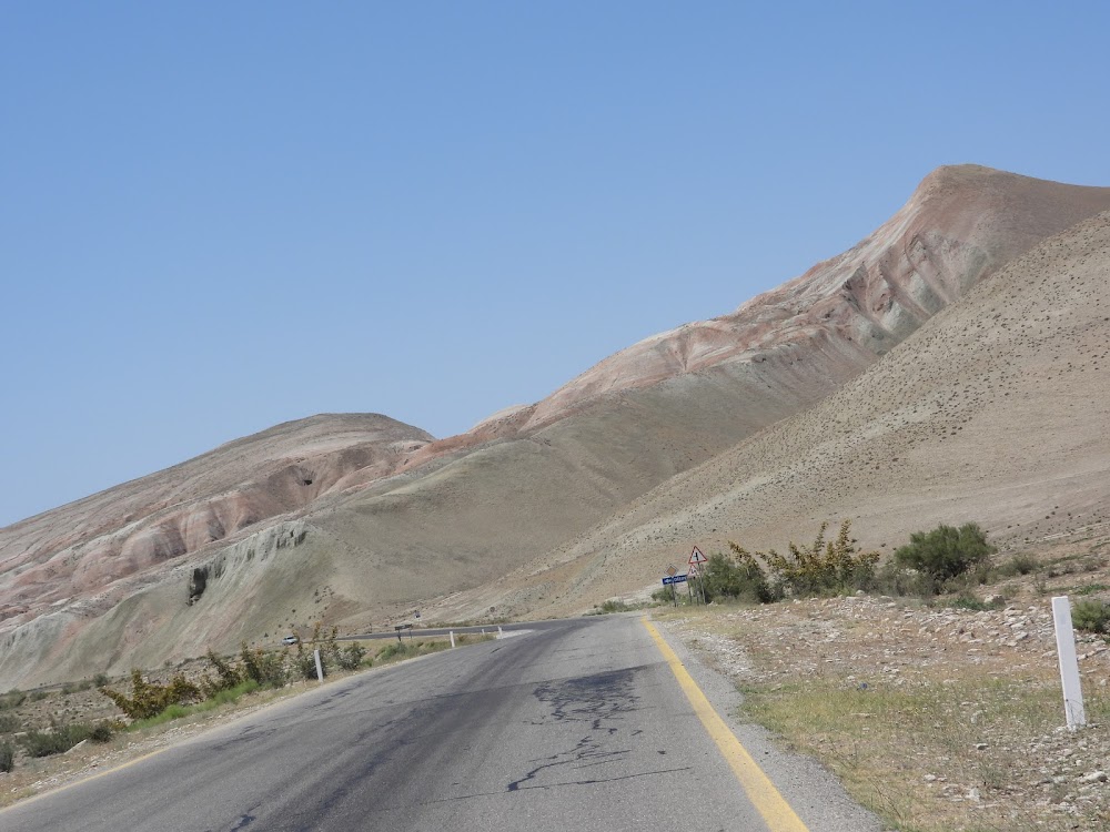 Qənd Qayası Dağları (Candy Cane Mountains)