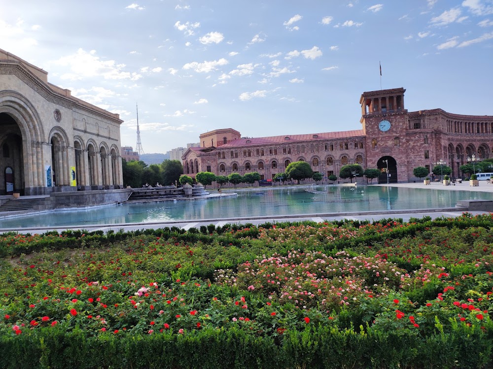 Հանրապետության Հրապարակ (Republic Square)