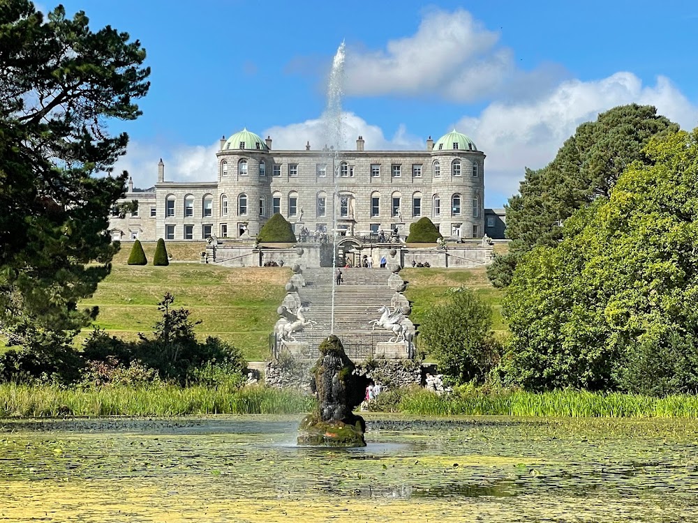 Eastát Chúirt an Phaoraigh (Powerscourt Estate)