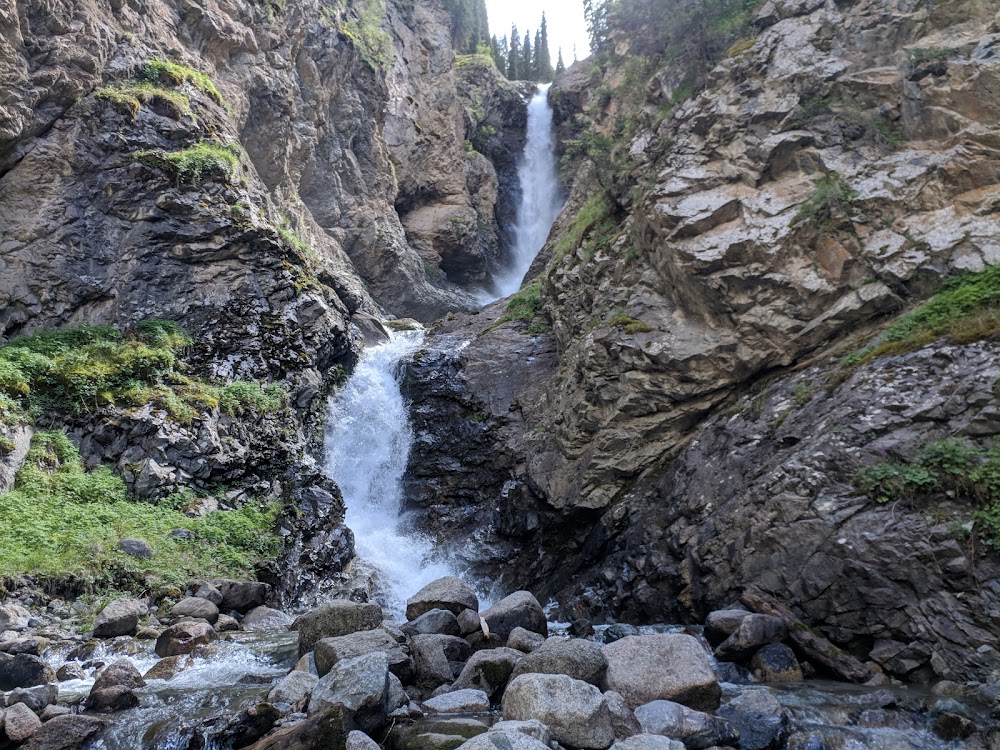 Барскоон шаркыратмалары (Barskoon Waterfalls)