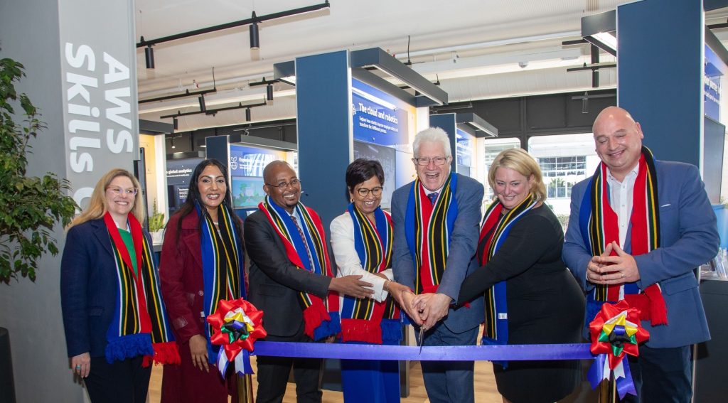 Amazon launches the first non-US-based Skills Centre in South Africa 🇿🇦