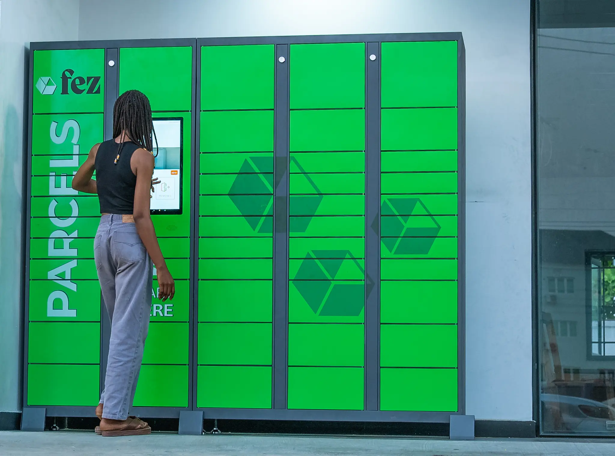 📦 Revolutionizing Last-Mile Delivery: Fez Launches Safe Lockers in Lagos 🌍🚚