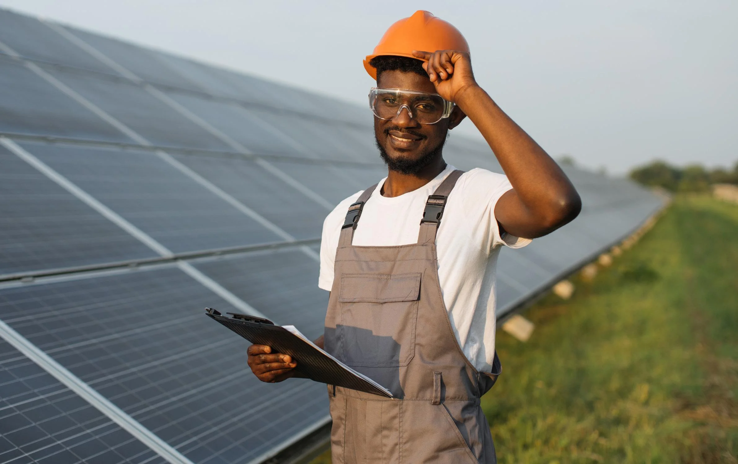 Hohm Energy Secures $8M Seed Funding to Power Rooftop Solar Adoption Amid South Africa's Energy Crisis 🌞 🇿🇦