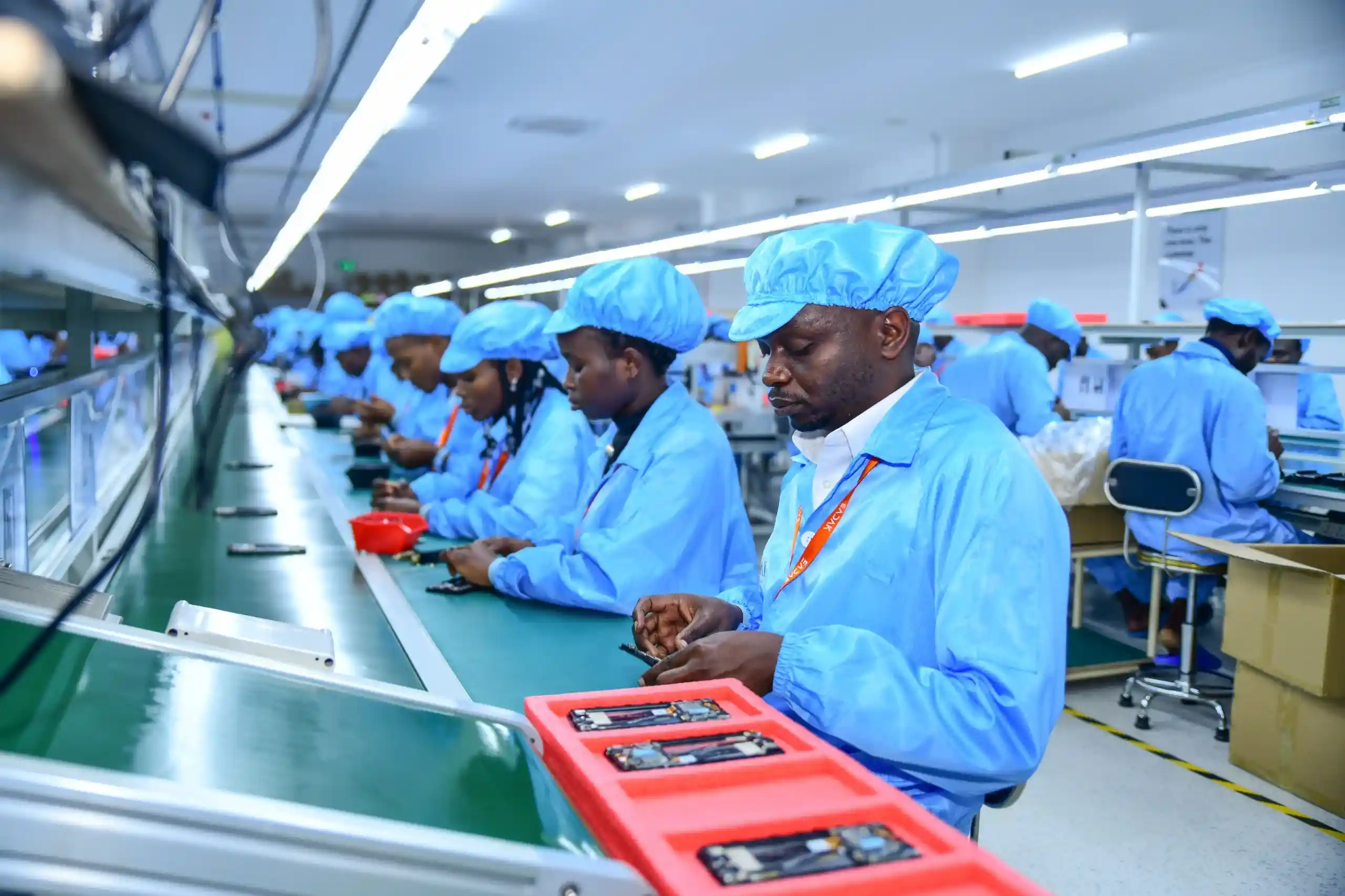 Locally assembled handsets begin to drive Africa’s low-end smartphone shipments 📱🌍