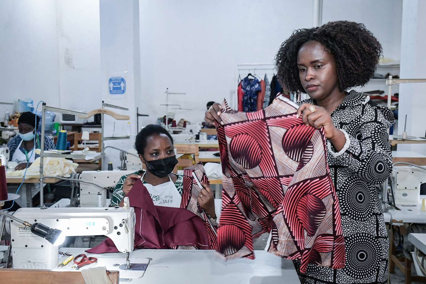 Rwandan entrepreneur’s quest to empower women in local clothing industry 🧵 🇷🇼