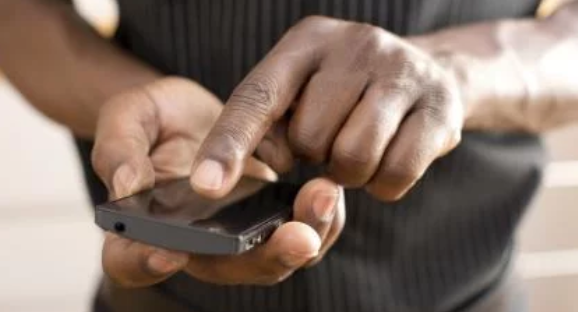 Tanzania Cracks Down on Predatory Loans: Central Bank Excludes Unlicensed Apps 🚫 💸  🇹🇿