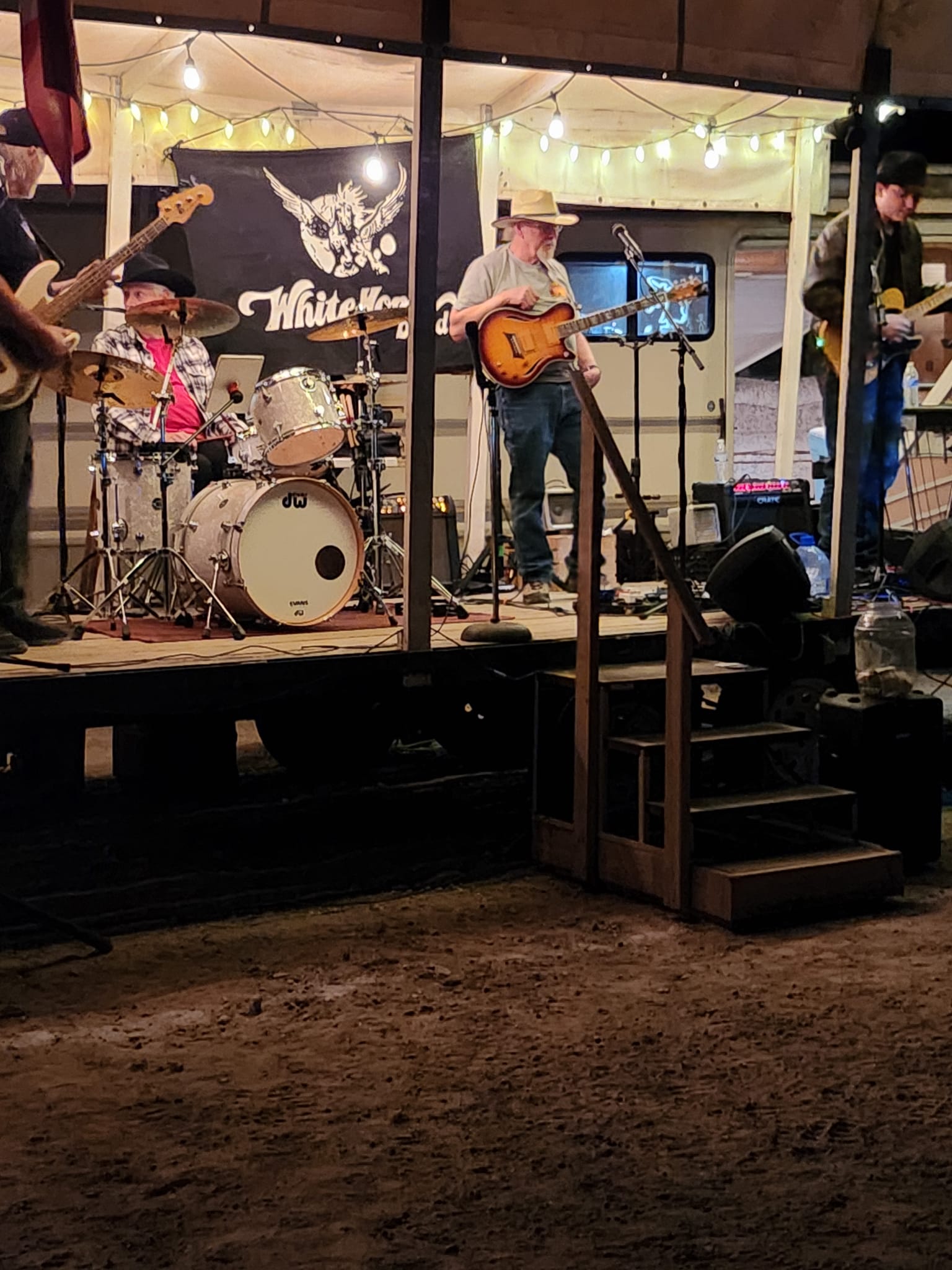 Howlin at the moon 5