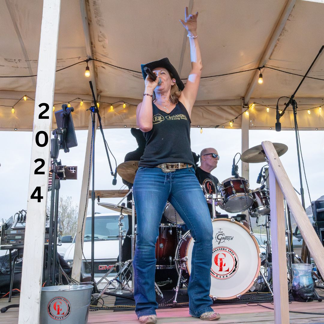 Howlin at the moon 12