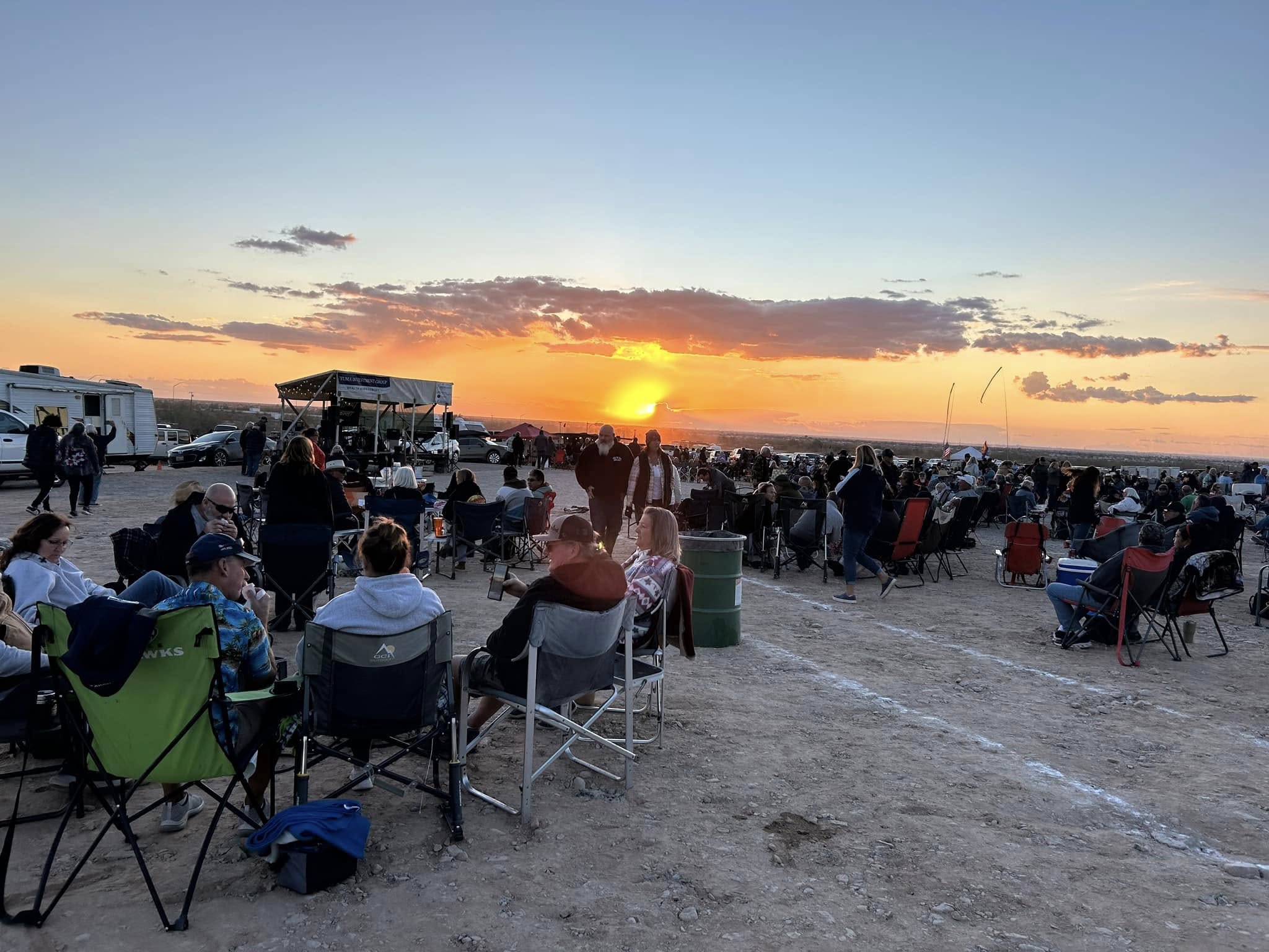 Howlin at the moon 15