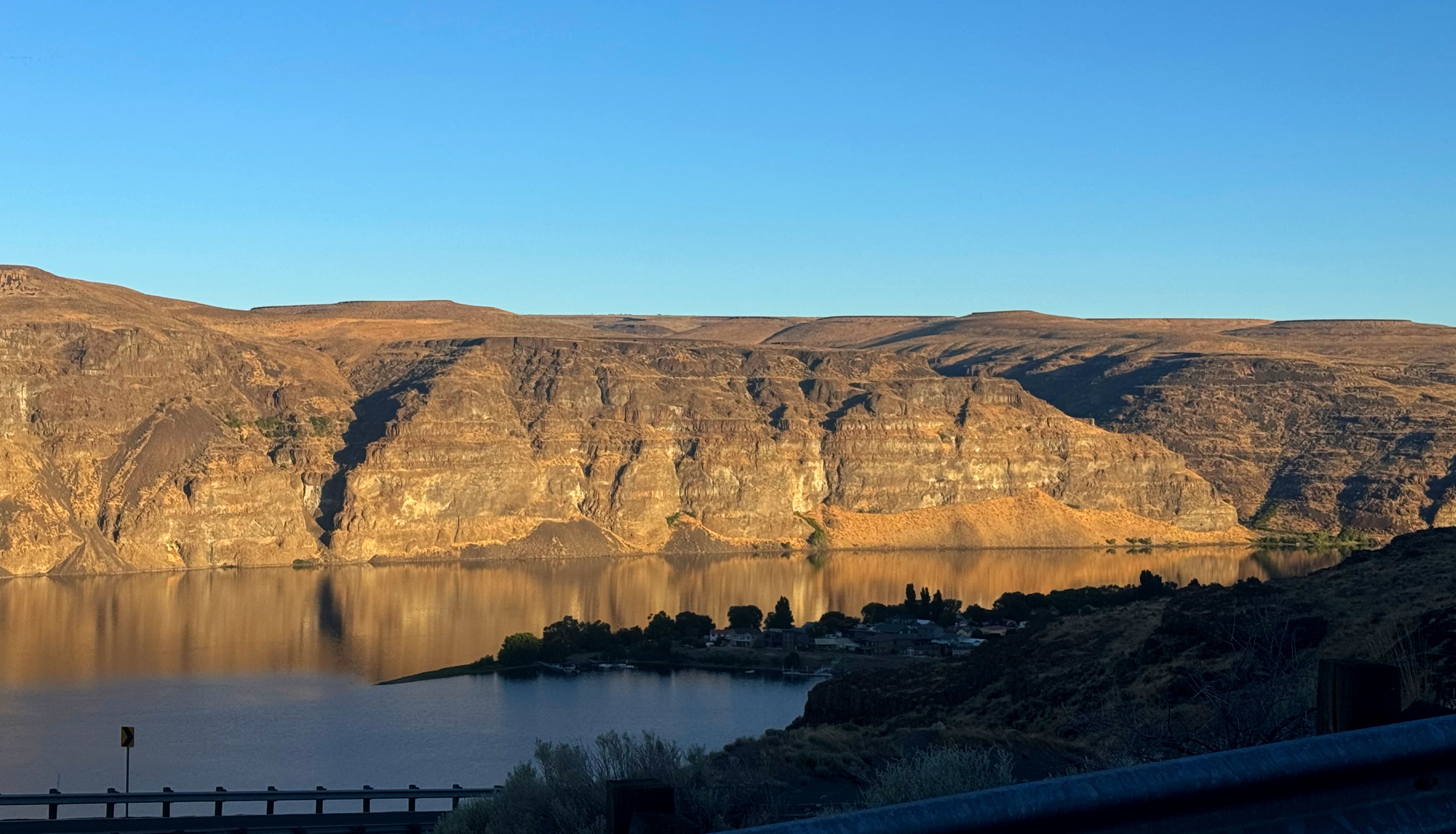 We had such a good time last night at Sunland! What a beautiful place and a bunch of beautiful people! Thank you Jim and Randy for making it happen and hope to get to do it again!