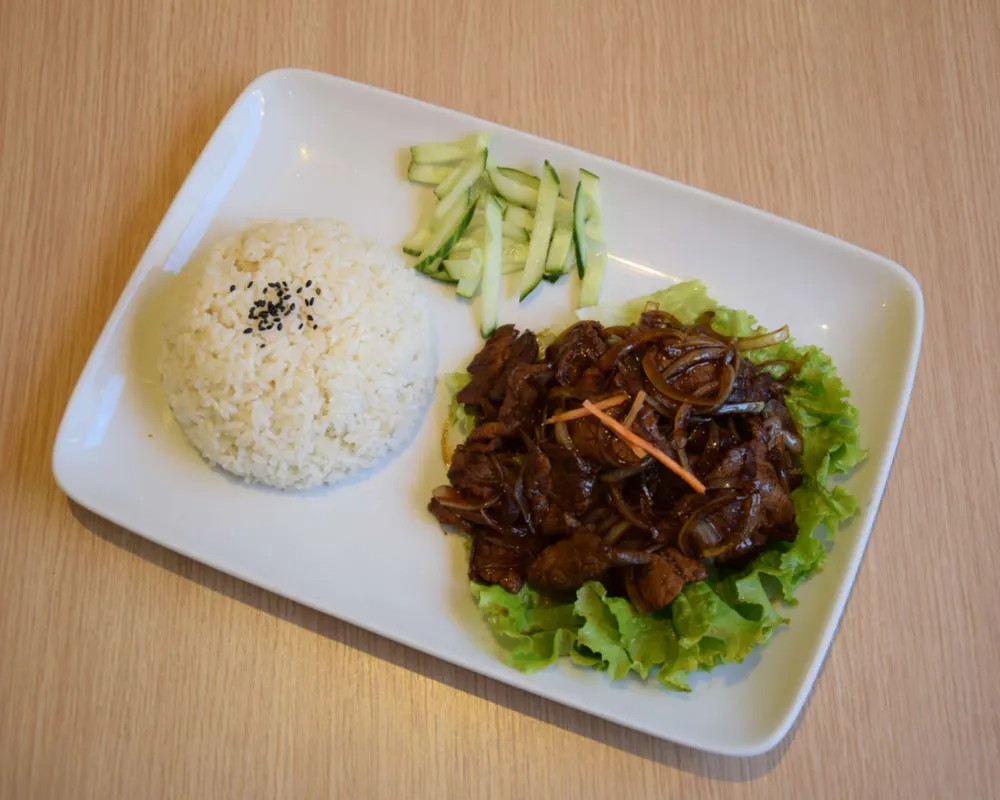 S3. Boeuf/ Poulet sauté aux oignons