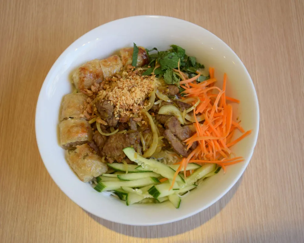 V4. Bo Bun Boeuf