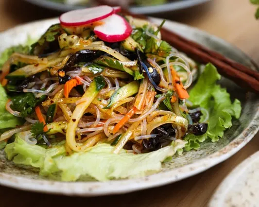 SALADE DE VERMICELLES AUX LEGUMES