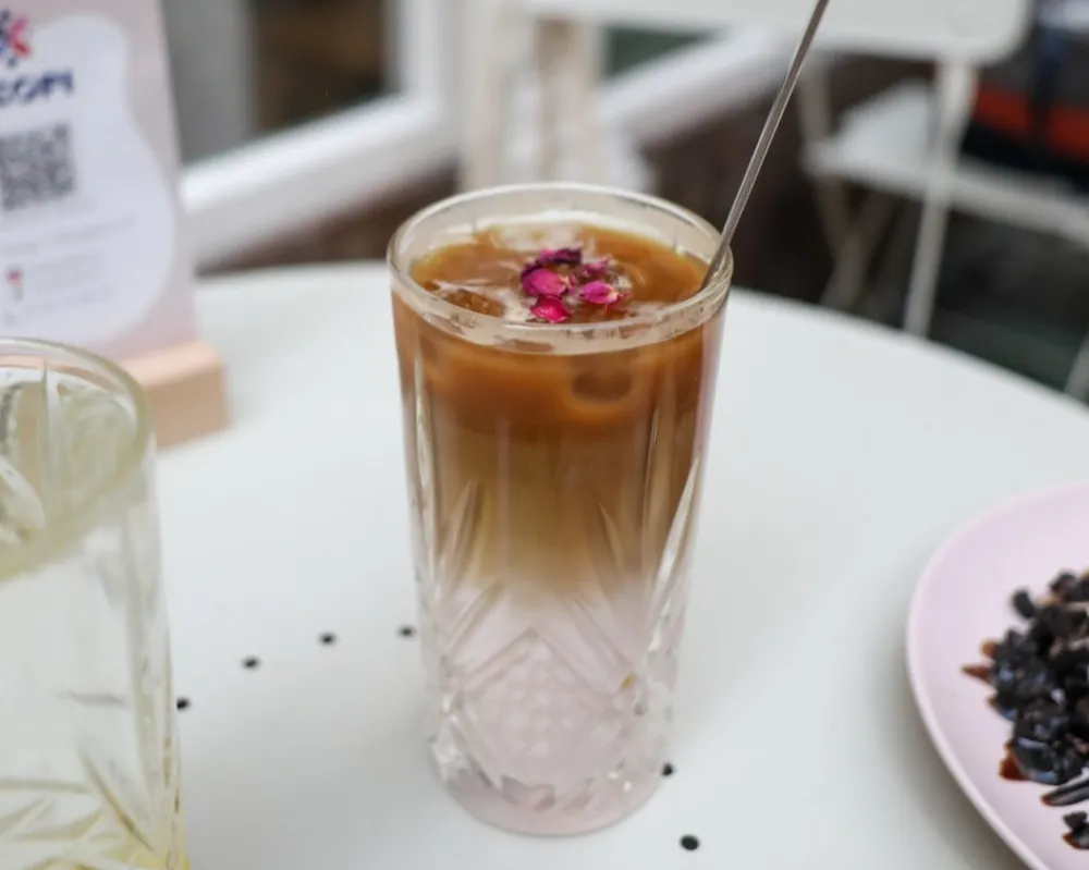 Iced latte rose