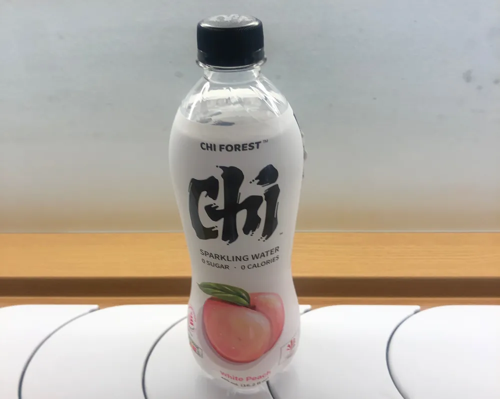 Sparkling water white peach