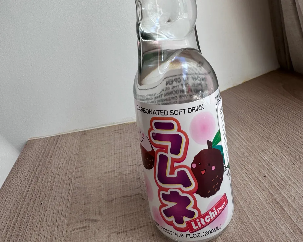 Limonade japonaise ramune lychee 
