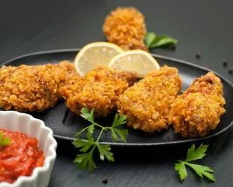 Poulet pané à la japonaise servis avec riz blanc