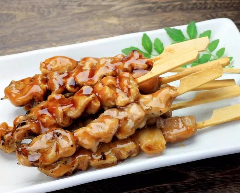 Y15-yakitoris poulet caramélise