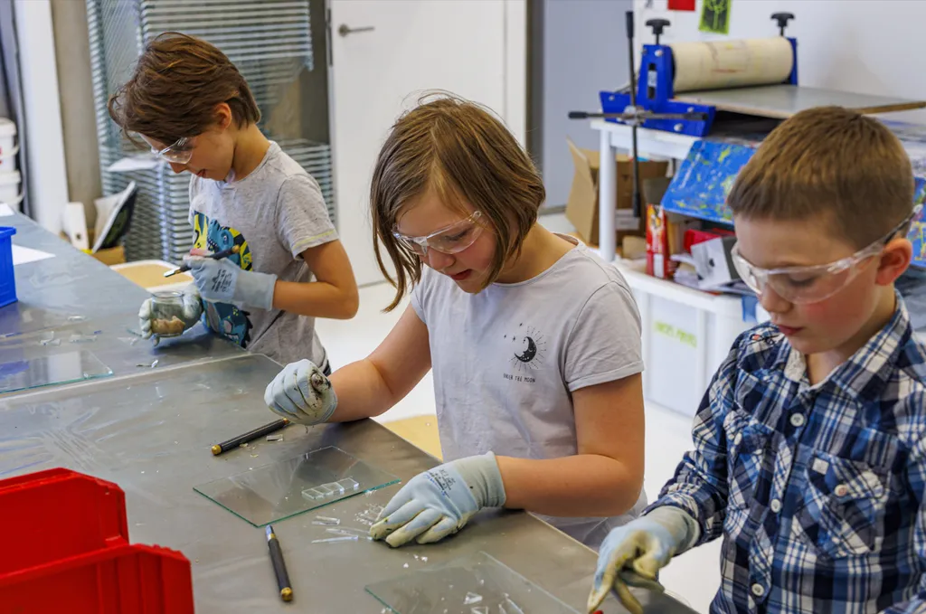 Les ateliers vacances : Gravure sur verre d'Halloween (à partir de 8 ans) à Sars-Poteries — Événement