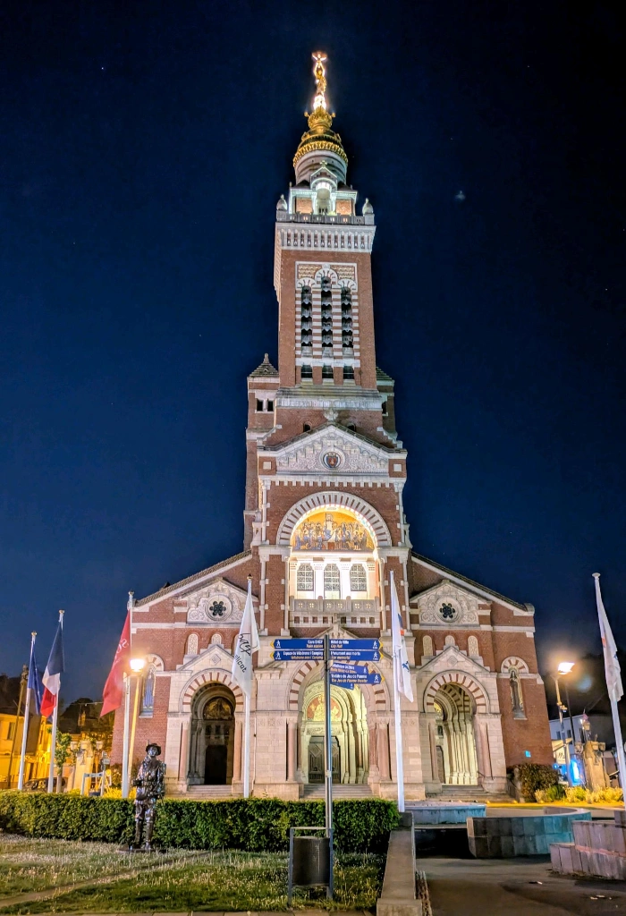 Basilique Notre-Dame de Brebières à Albert — Point d’intérêt