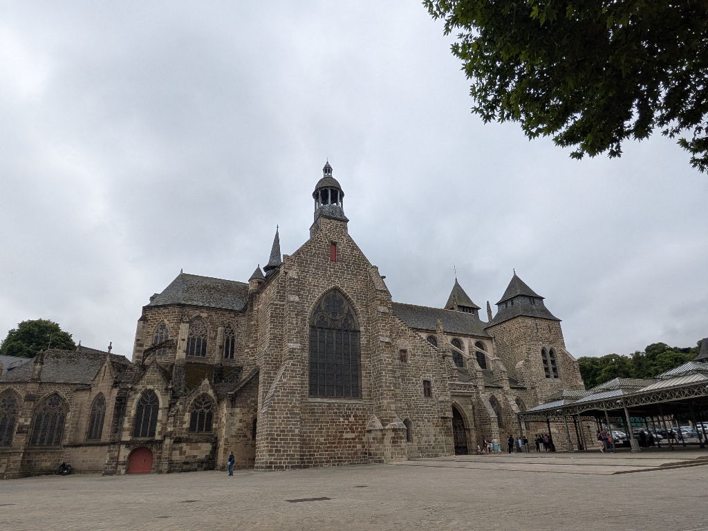 Cathédrale Saint-Etienne à Saint-Brieuc — Point d’intérêt