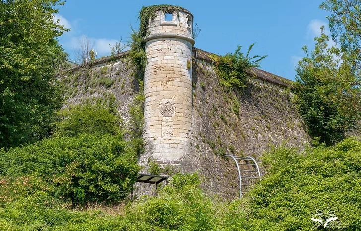 Les Remparts de Laon — Lieu